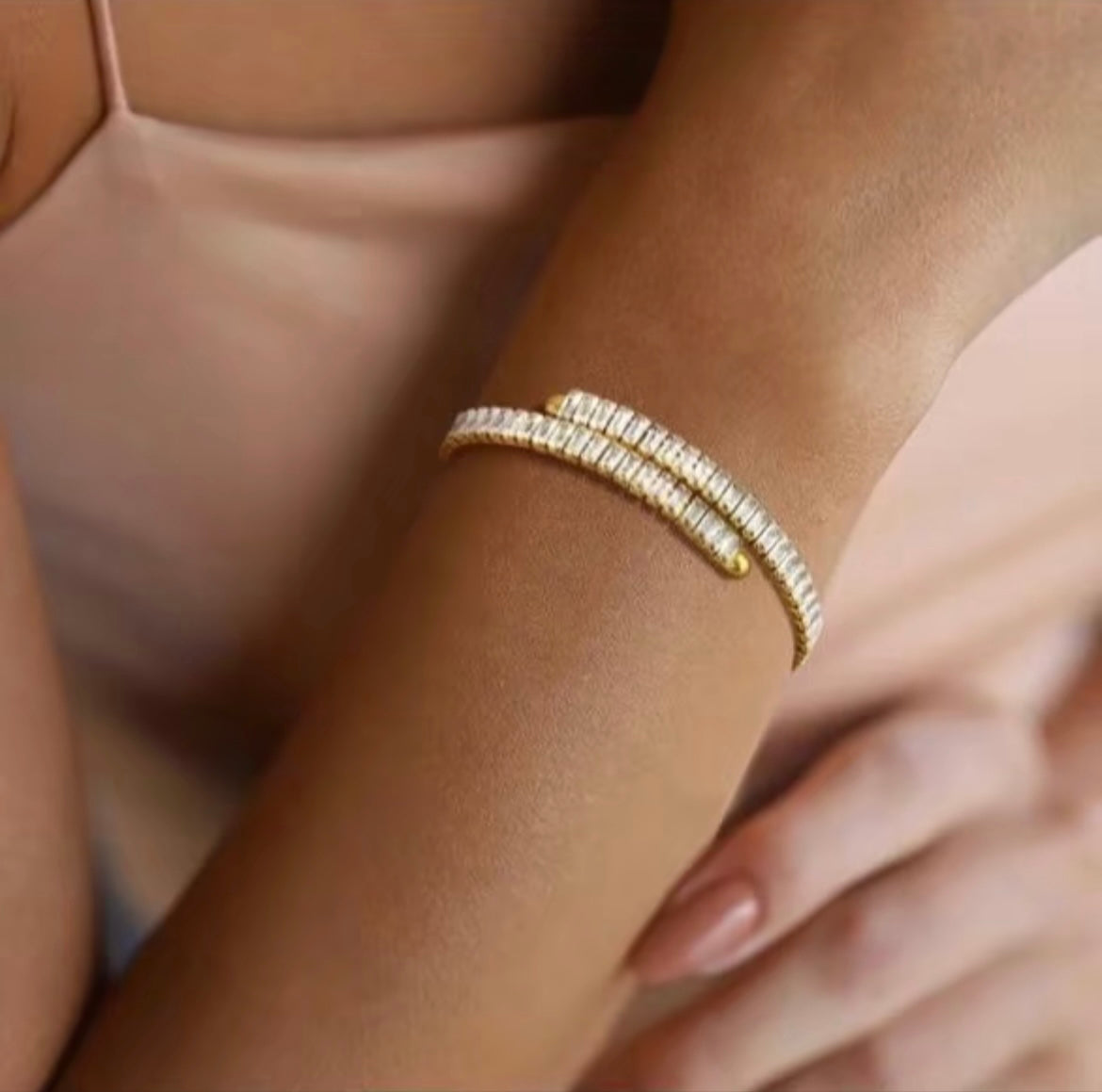 Zoya adjustable bangle