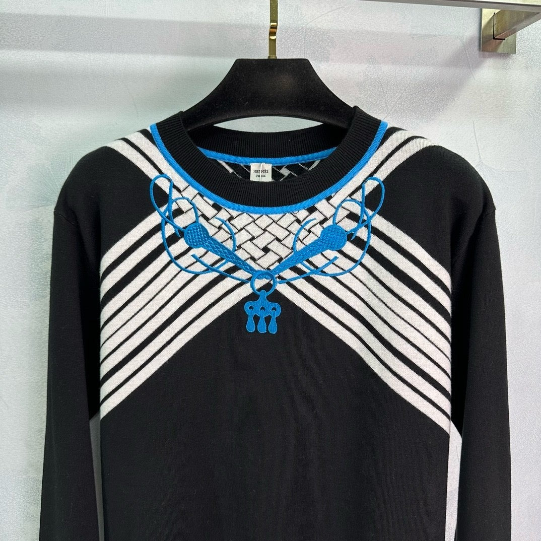 Equestrian Chain Motif Sweaters