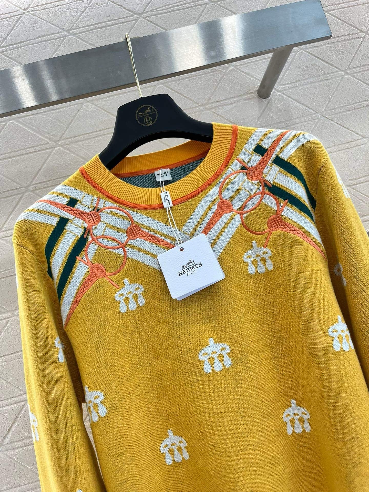 Equestrian Motif Knit Sweater