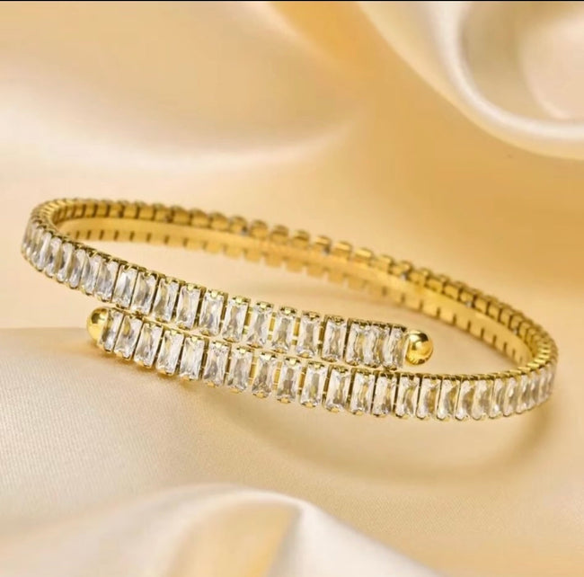 Zoya adjustable bangle