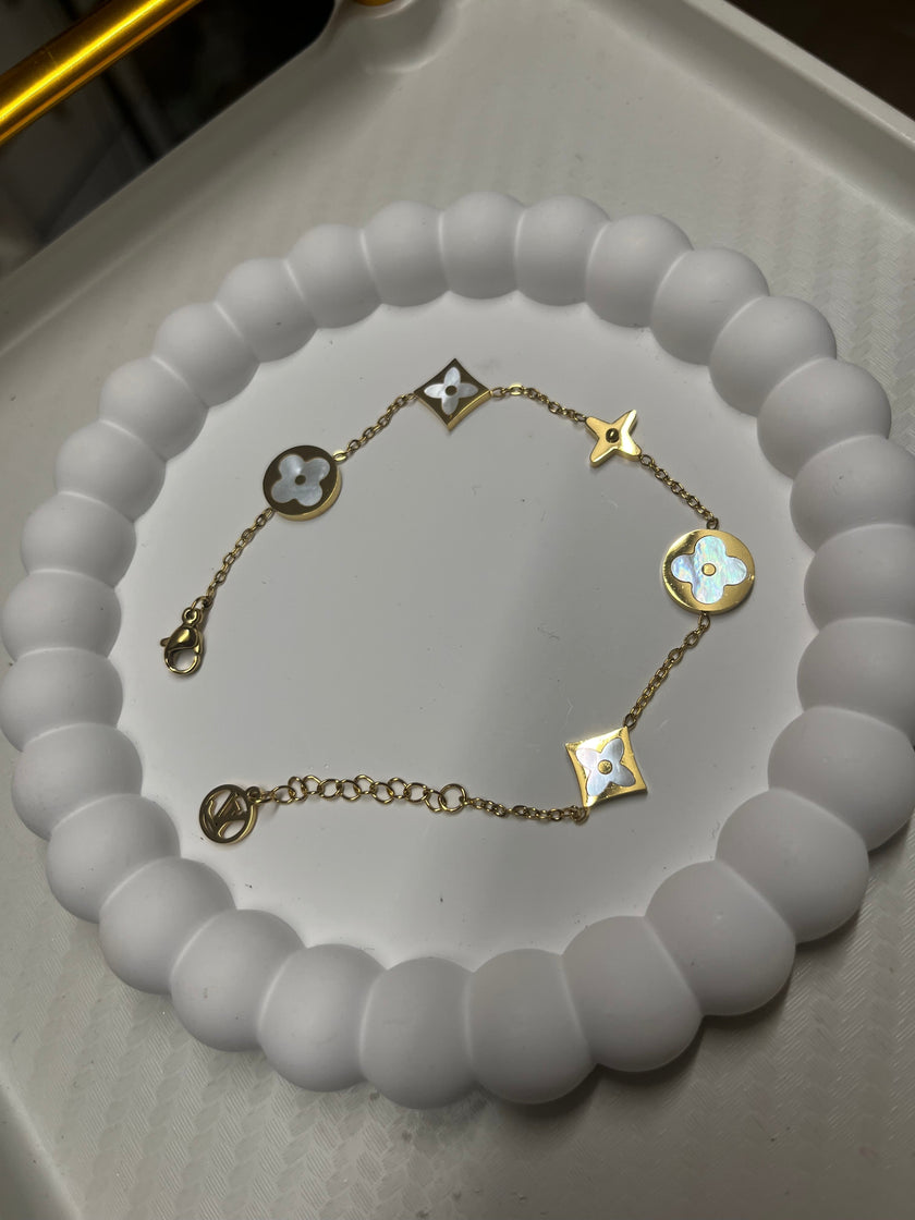 Mother of pearl vl bracelet