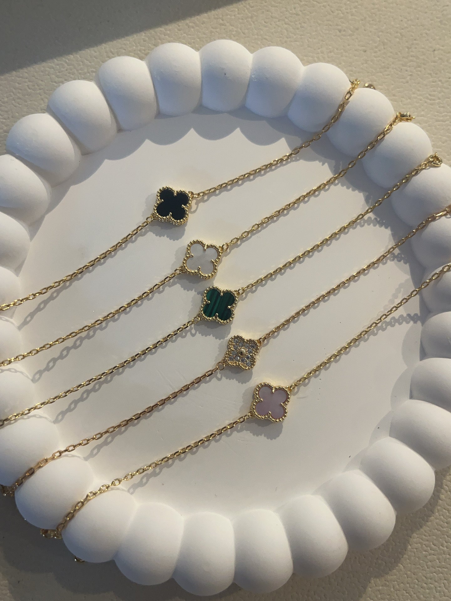 Single clover stamps dainty bracelet