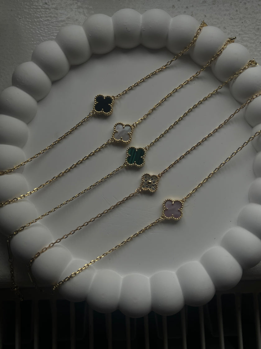 Single clover stamps dainty bracelet