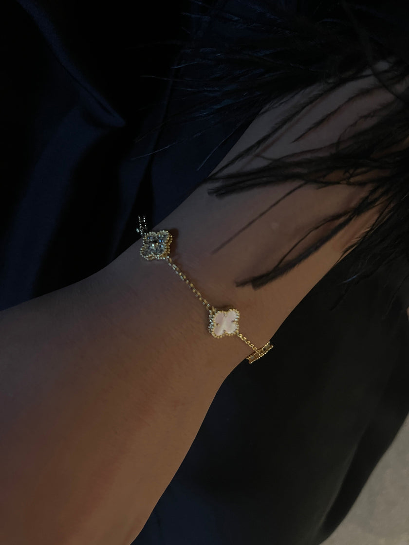 Mini Stamp Clover Bracelet