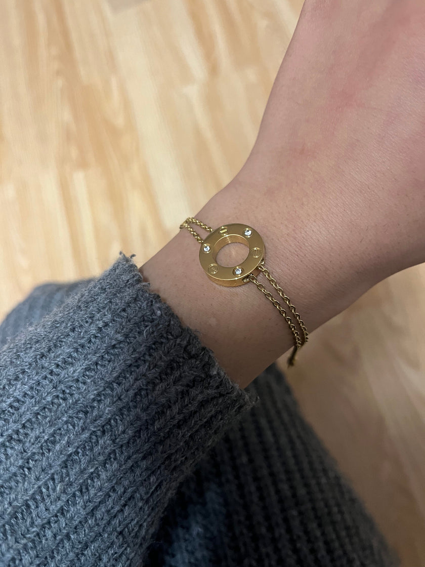 Carrier bracelet engraved