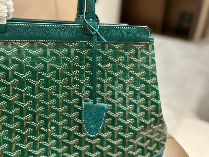 Bellechasse Biaude PM Bag