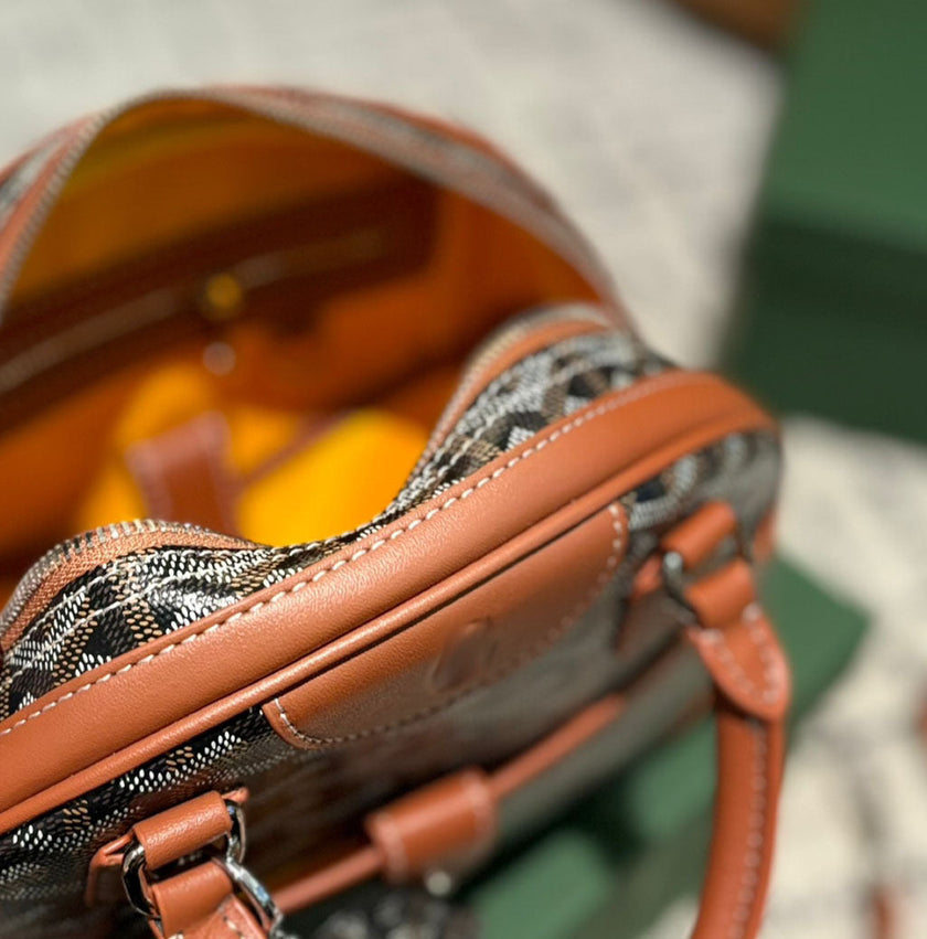 Saint Jeanne Bag
