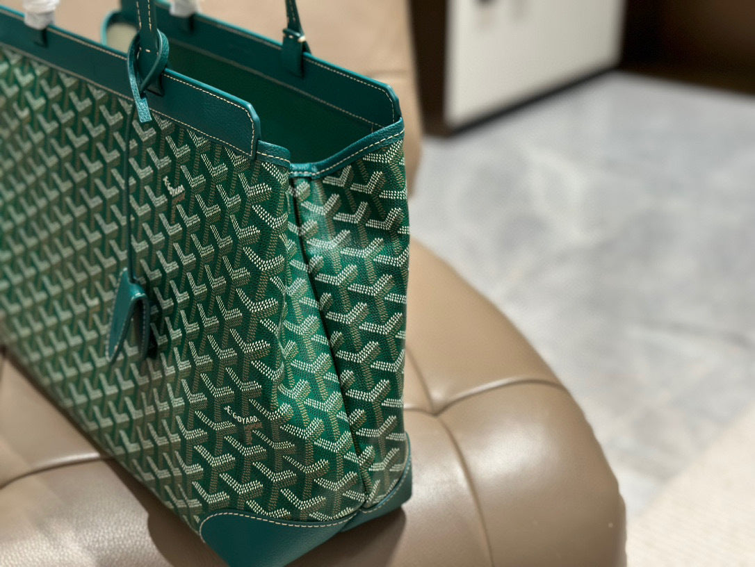 Bellechasse Biaude PM Bag