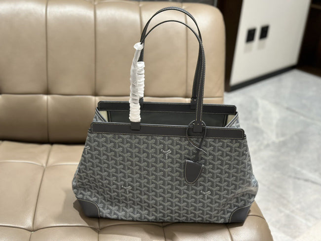 Bellechasse Biaude PM Bag