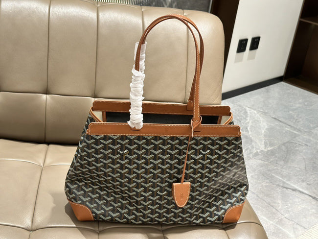 Bellechasse Biaude PM Bag
