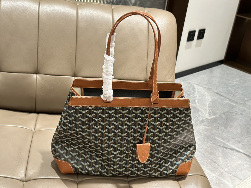 Bellechasse Biaude PM Bag