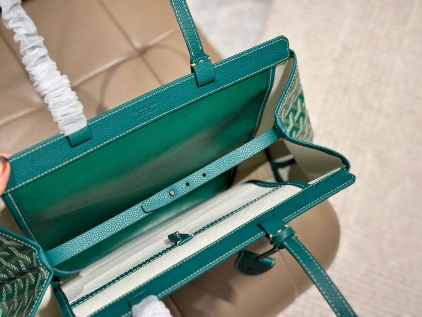 Bellechasse Biaude PM Bag