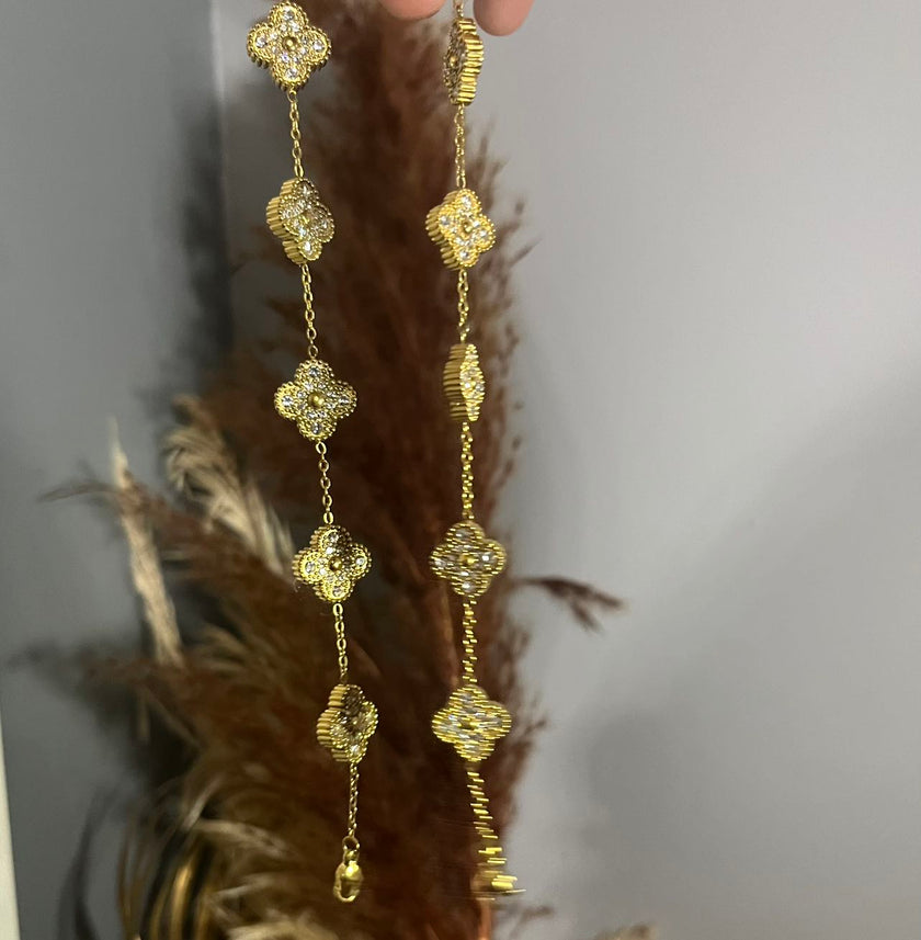 Diamond/Gold Clover Shaped Bracelet