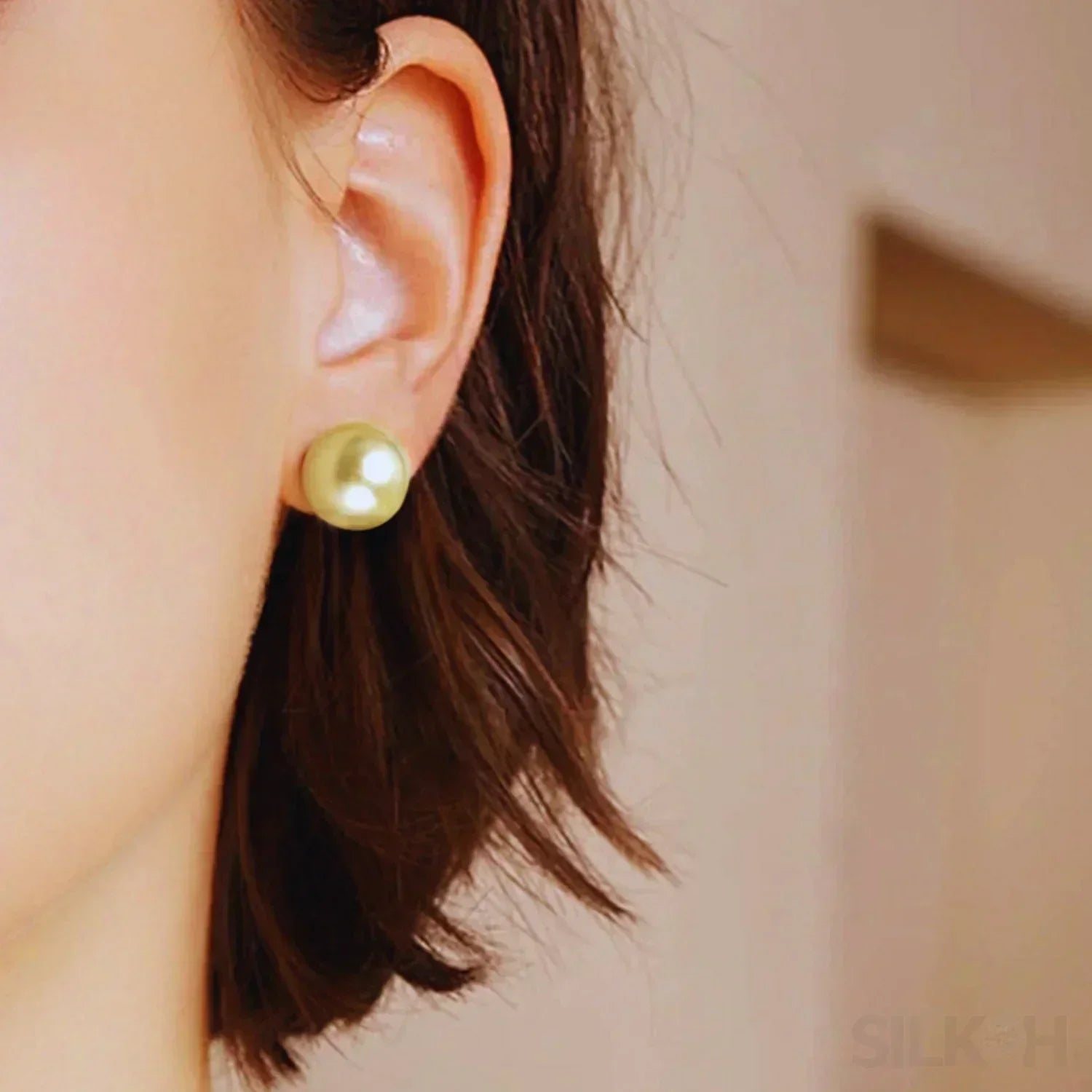 Round 18K Gold Plated Sterling Silver Pearl Stud Earrings Kya