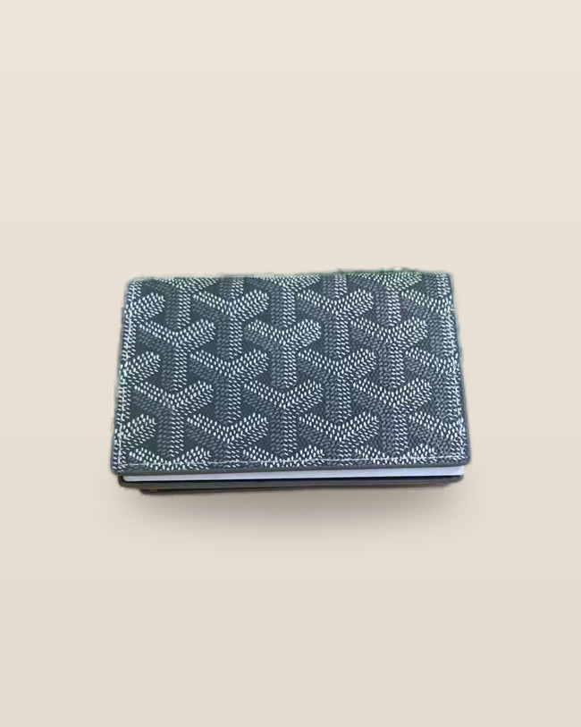 Honore Chevron Card Wallet - Gray